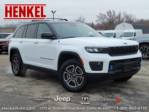 Used 2023 Jeep Grand Cherokee Trailhawk w/ Advanced Protech Group II AWD/4WD image 1