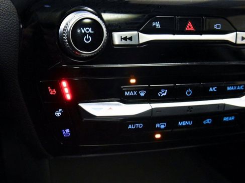 Used 2022 Ford Explorer Limited w/ Class IV Trailer Tow Package image 20