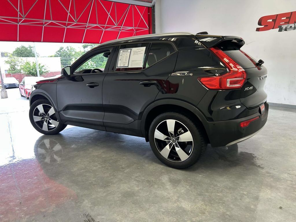 Used 2019 Volvo XC40 T5 Momentum AWD/4WD image 6