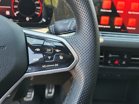 Used 2022 Volkswagen GTI Autobahn FWD image 22