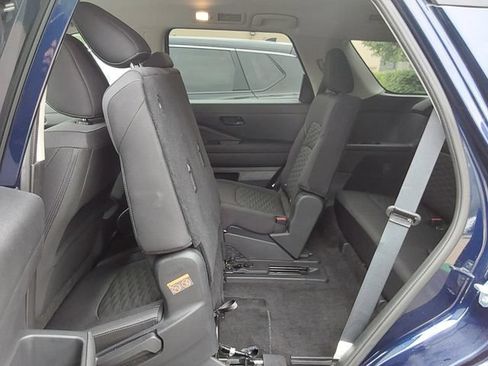 Used 2025 Nissan Pathfinder SV AWD/4WD image 15