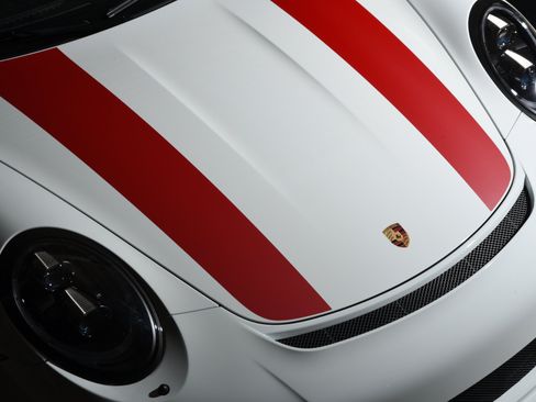 Used 2016 Porsche 911 R RWD image 15