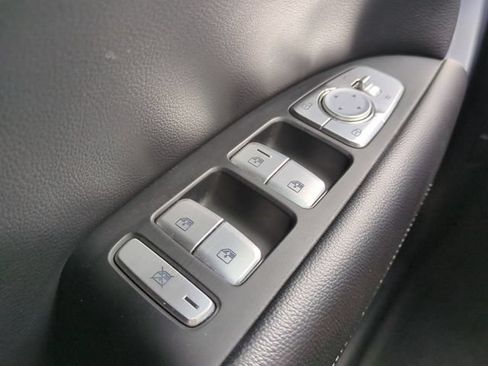 Used 2023 Genesis G70 2.0T RWD image 29