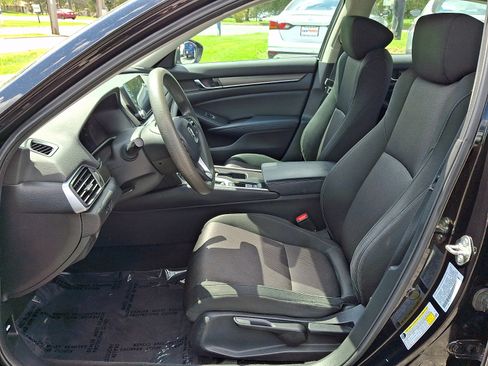 Used 2018 Honda Accord LX image 13