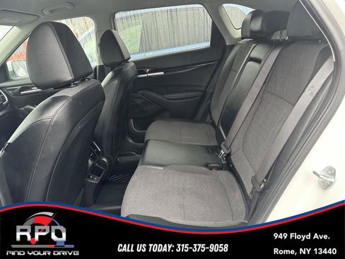 Used 2024 Kia Seltos S image 11