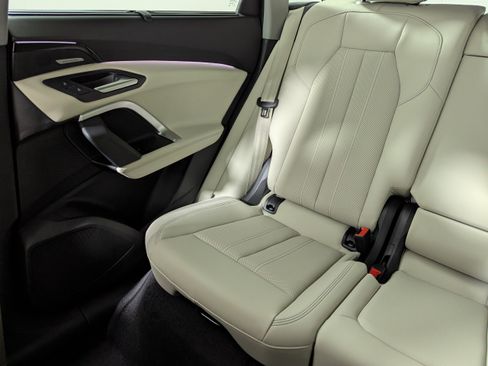 New 2025 Audi Q5 Prestige image 12