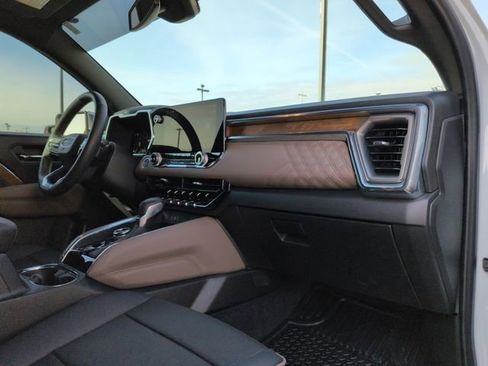 Certified 2025 GMC Canyon Denali image 27