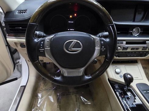 Used 2015 Lexus ES 350 w/ Premium Package image 19