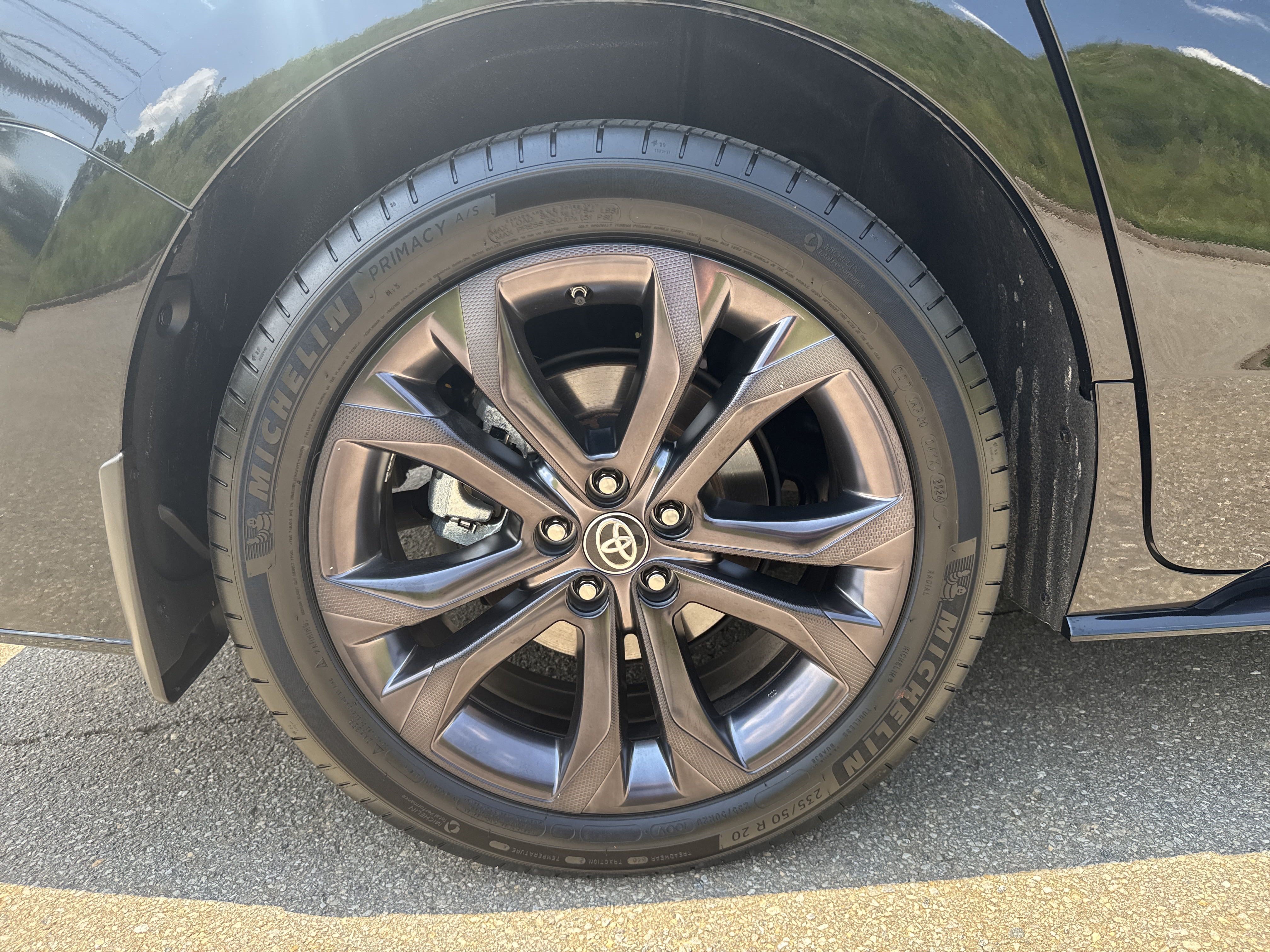 Used 2024 Toyota Sienna XSE w/ XSE Plus Package FWD image 17