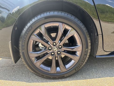 Used 2024 Toyota Sienna XSE image 17