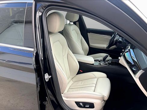 Used 2021 BMW 540i xDrive w/ Premium Package AWD/4WD image 9