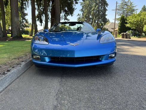 Used 2011 Chevrolet Corvette Convertible w/ Preferred Equipment Group RWD image 9