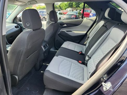 Used 2021 Chevrolet Equinox LS w/ LS Convenience Package FWD image 12