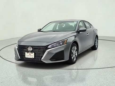 Used 2023 Nissan Altima 2.5 S FWD image 2