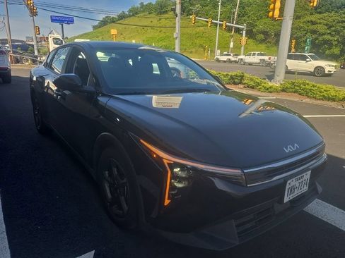 Used 2025 Kia K4 FWD image 3