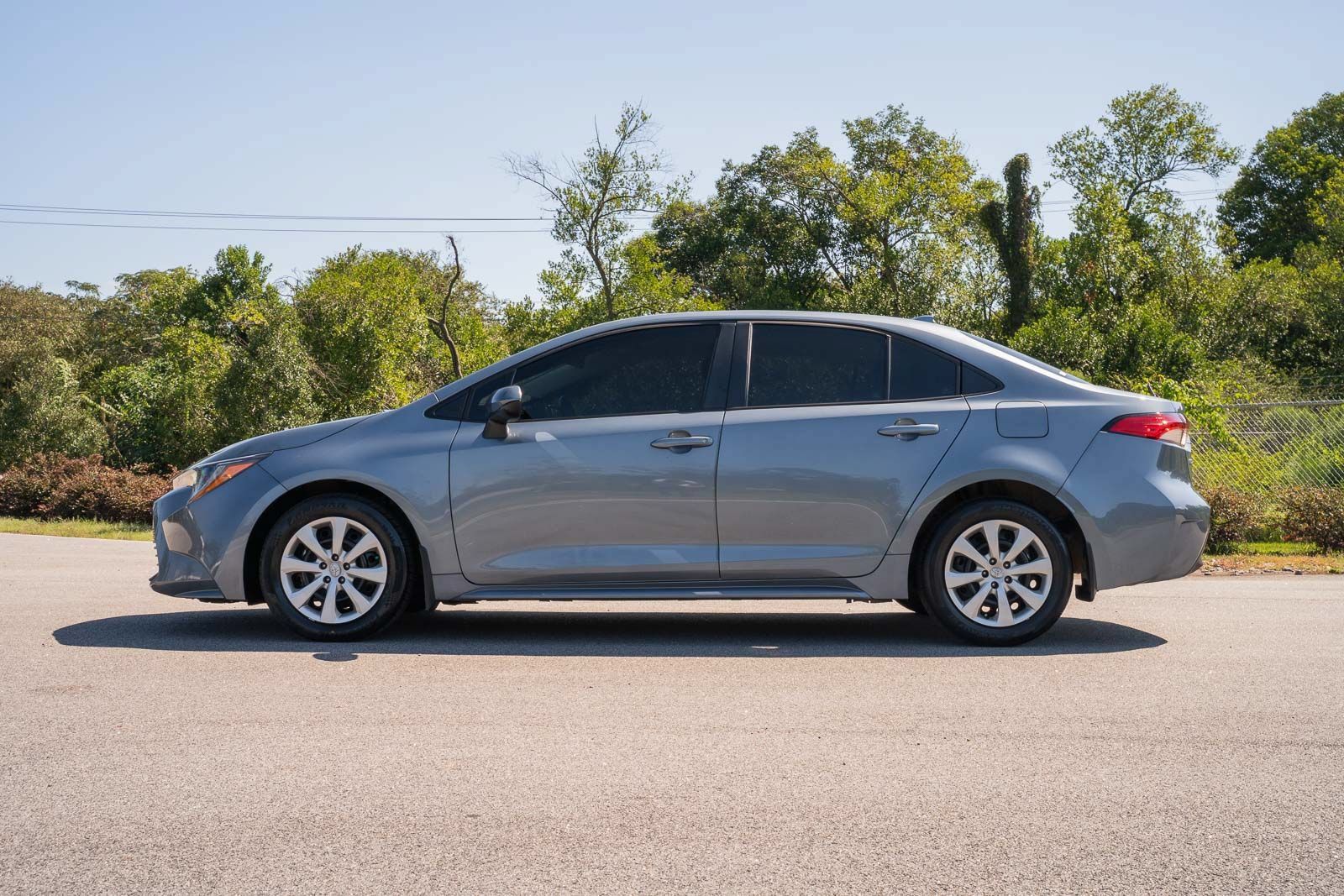 Used 2025 Toyota Corolla LE FWD image 4