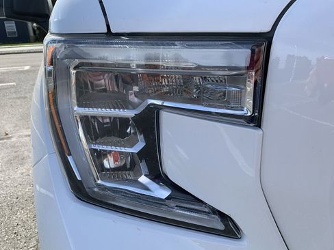 Used 2020 GMC Sierra 1500 Elevation image 9