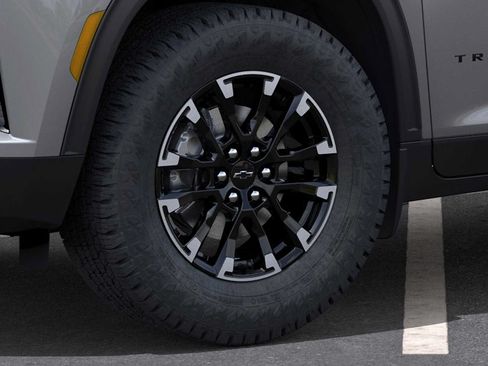 New 2026 Chevrolet Traverse Z71 w/ Driver Confidence Package AWD/4WD image 9