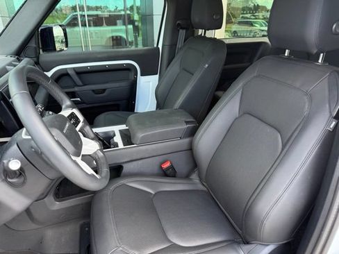 Used 2025 Land Rover Defender 90 S AWD/4WD image 5