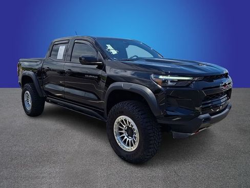 Used 2024 Chevrolet Colorado ZR2 w/ Safety Package AWD/4WD image 3