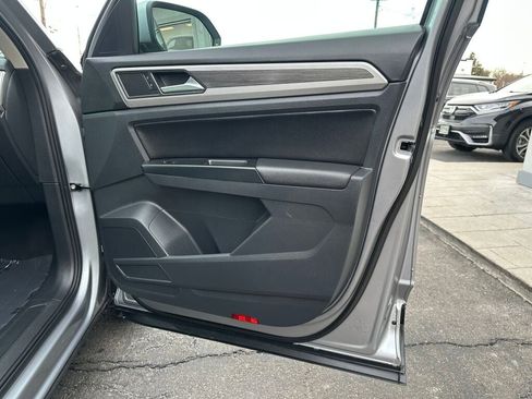 Used 2021 Volkswagen Atlas SEL image 28