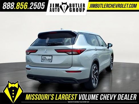 Used 2024 Mitsubishi Outlander AWD image 25