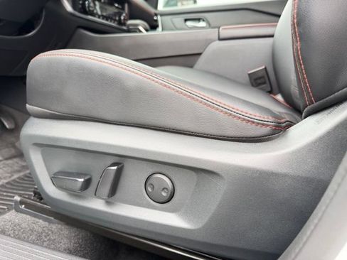 Used 2025 Nissan Rogue SV AWD/4WD image 18