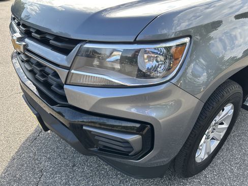 Used 2022 Chevrolet Colorado LT AWD/4WD image 9