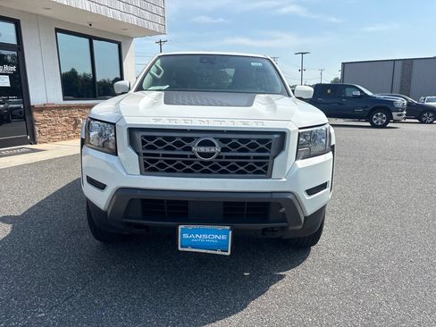 Used 2023 Nissan Frontier SV w/ Graphics Package AWD/4WD image 10