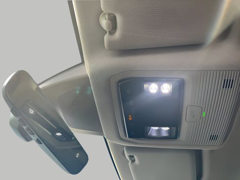 New 2026 Volkswagen Atlas SE image 21