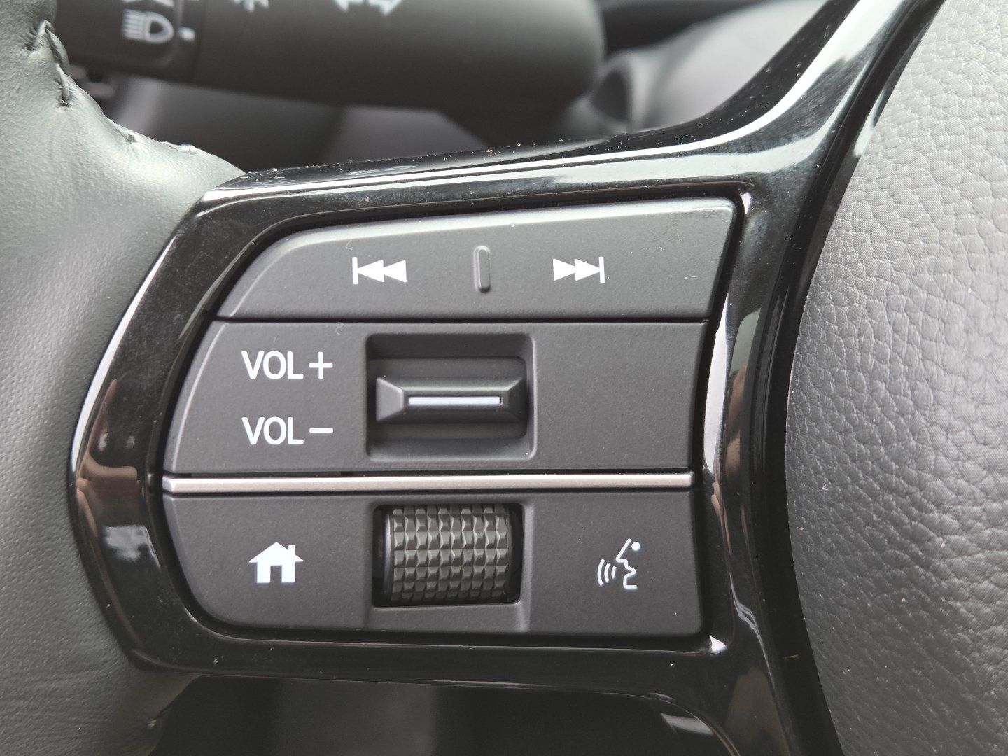 Used 2024 Honda HR-V EX-L image 32