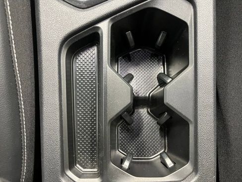 Certified 2024 Volkswagen Tiguan SEL R-Line image 15