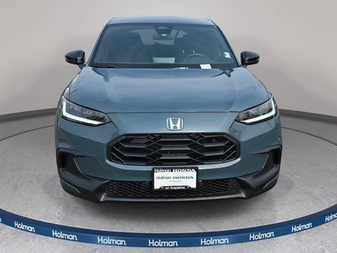 Used 2025 Honda HR-V Sport image 3