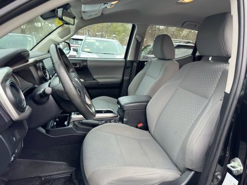 Used 2020 Toyota Tacoma SR5 image 19