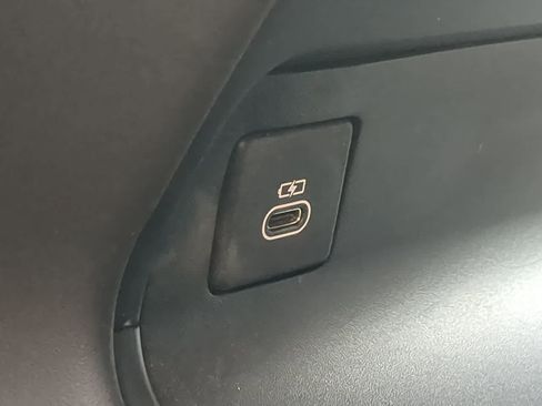 Used 2023 Land Rover Range Rover Sport SE Dynamic image 33