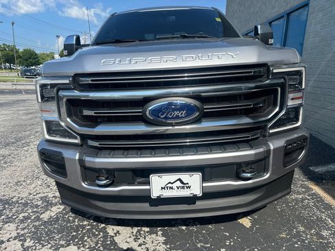Used 2022 Ford F350 Platinum AWD/4WD image 2