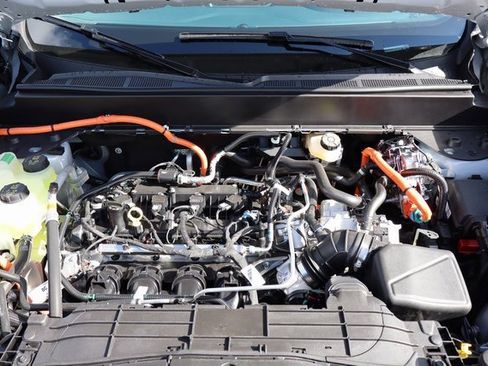 New 2025 Ford Maverick XL image 32