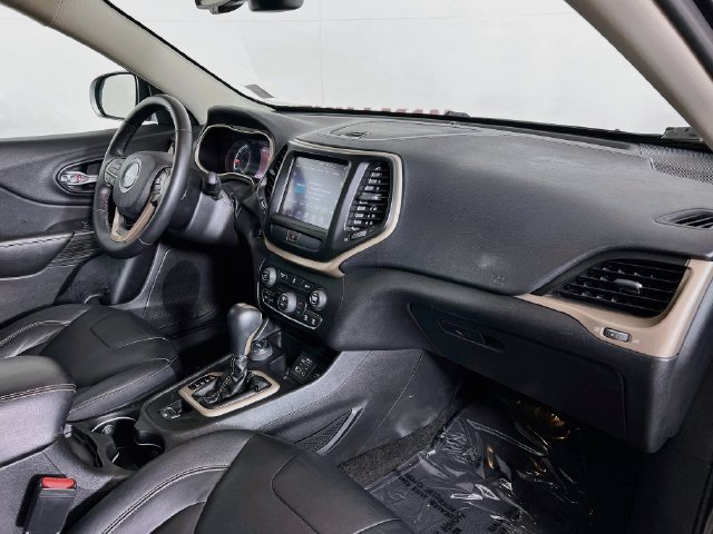 Used 2015 Jeep Cherokee Limited AWD/4WD image 40