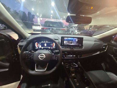 Certified 2026 Nissan Rogue Platinum w/ Platinum Premium Package AWD/4WD image 10