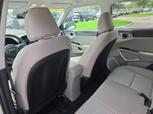 Certified 2025 Kia Soul LX w/ LX Technology Package FWD image 10