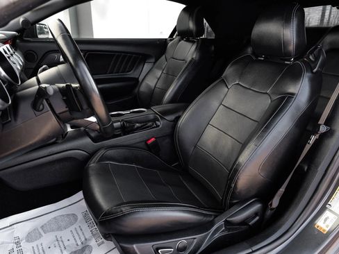 Used 2019 Ford Mustang GT Premium image 40