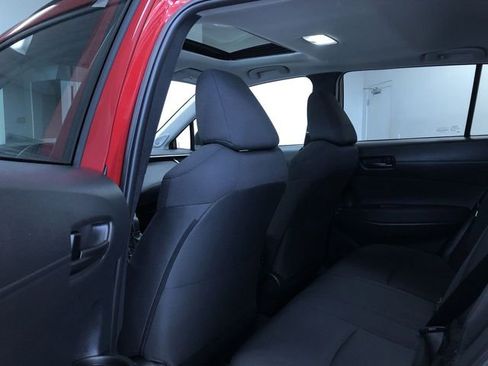 Certified 2022 Toyota Corolla Cross LE w/ Moonroof Package image 19