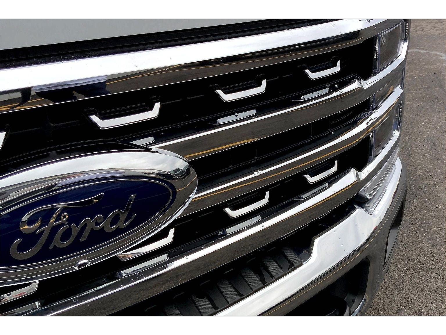 Used 2025 Ford F350 Lariat AWD/4WD image 31