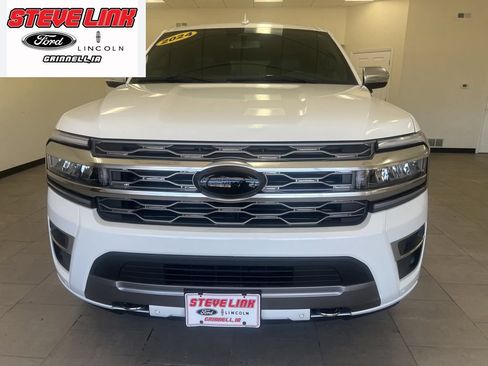 Used 2024 Ford Expedition Max Platinum AWD/4WD image 3