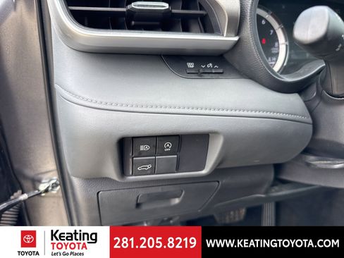 Used 2025 Toyota Highlander LE FWD image 13