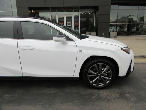 Used 2025 Lexus UX 300h AWD image 13