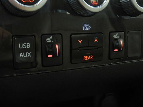 Used 2019 Toyota Sequoia Limited w/ Safety & Convenience Package RWD image 52