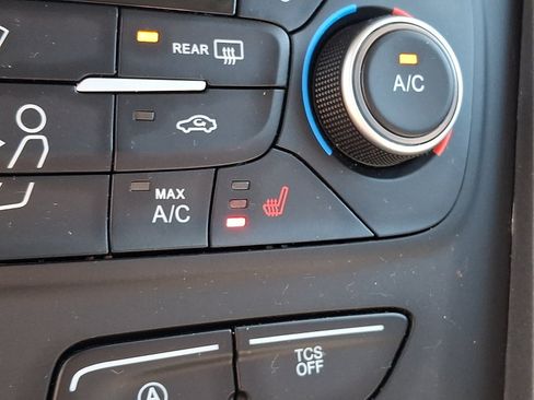 Certified 2019 Ford Escape SE FWD image 25