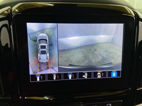 Used 2023 Chevrolet Traverse RS image 57