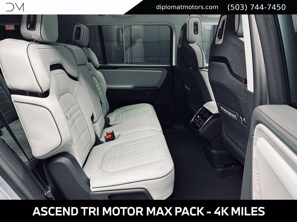 Used 2025 Rivian R1S Premium Dual AWD/4WD image 20